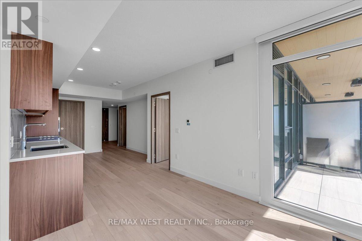 5709 - 1 Concord Cityplace Way, Toronto, Ontario  M5V 0X3 - Photo 10 - C12982098