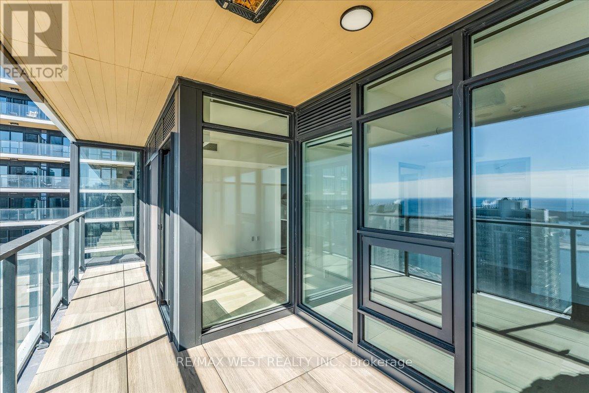 5709 - 1 Concord Cityplace Way, Toronto, Ontario  M5V 0X3 - Photo 19 - C12982098