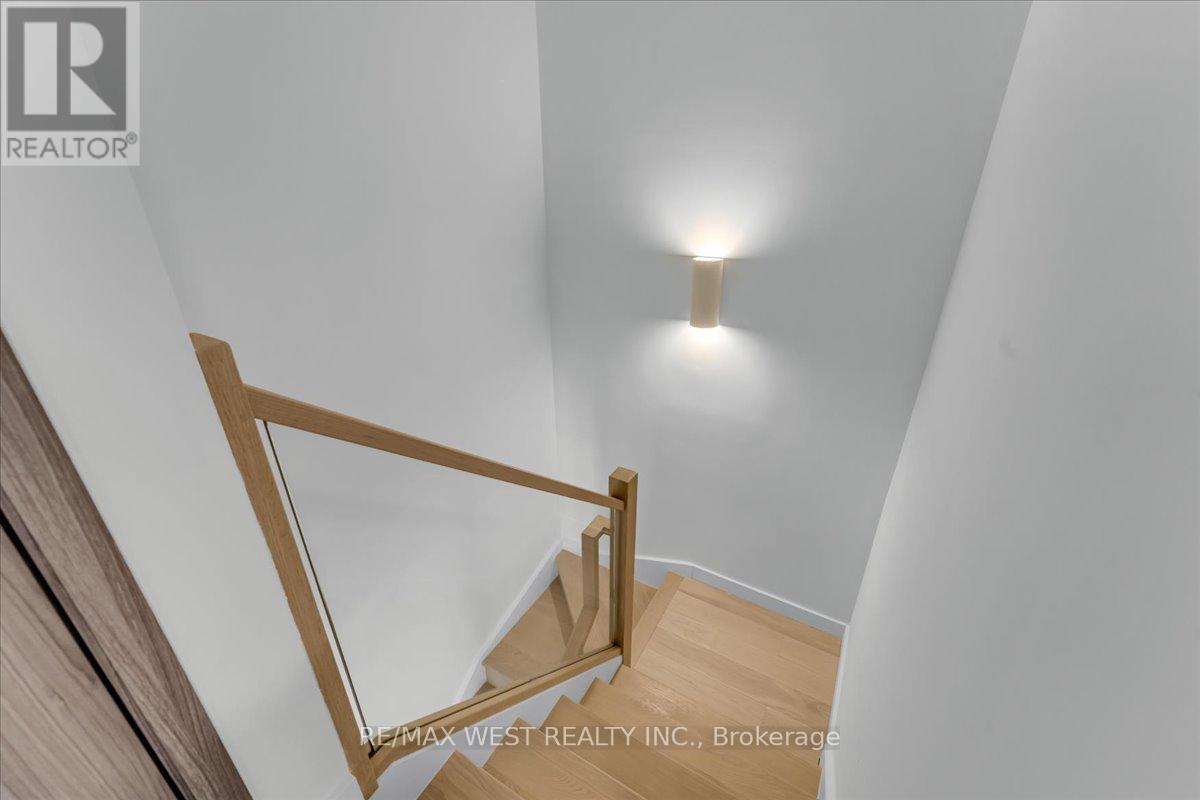 5709 - 1 Concord Cityplace Way, Toronto, Ontario  M5V 0X3 - Photo 23 - C12982098