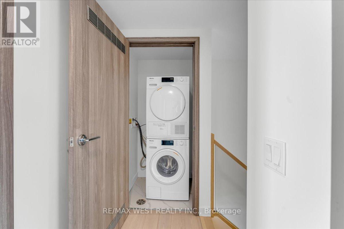 5709 - 1 Concord Cityplace Way, Toronto, Ontario  M5V 0X3 - Photo 24 - C12982098