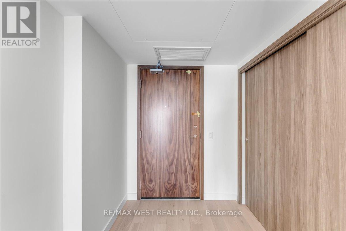 5709 - 1 Concord Cityplace Way, Toronto, Ontario  M5V 0X3 - Photo 3 - C12982098