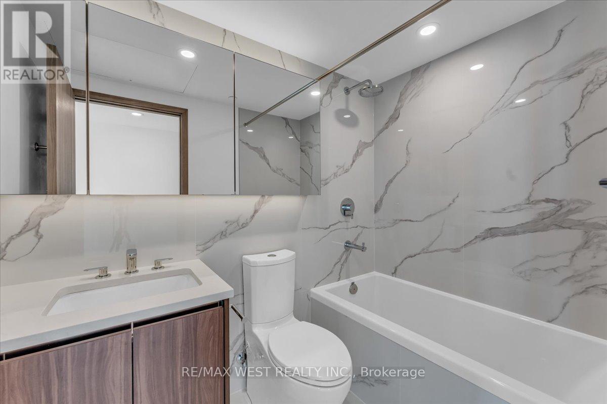 5709 - 1 Concord Cityplace Way, Toronto, Ontario  M5V 0X3 - Photo 31 - C12982098