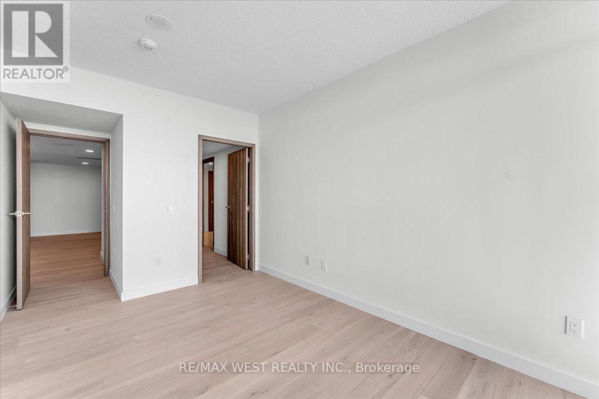 5709 - 1 Concord Cityplace Way, Toronto, Ontario  M5V 0X3 - Photo 37 - C12982098