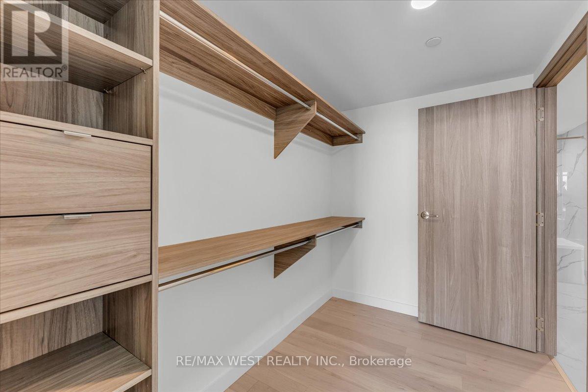 5709 - 1 Concord Cityplace Way, Toronto, Ontario  M5V 0X3 - Photo 39 - C12982098