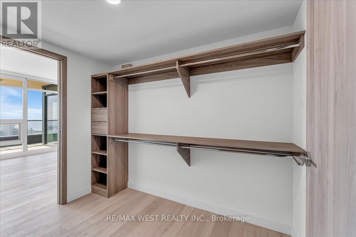 5709 - 1 Concord Cityplace Way, Toronto, Ontario  M5V 0X3 - Photo 40 - C12982098