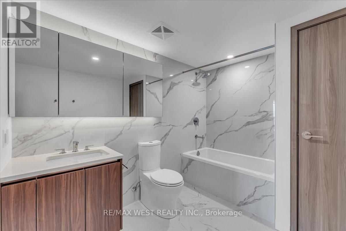 5709 - 1 Concord Cityplace Way, Toronto, Ontario  M5V 0X3 - Photo 42 - C12982098