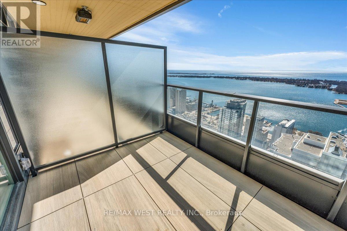 5709 - 1 Concord Cityplace Way, Toronto, Ontario  M5V 0X3 - Photo 44 - C12982098