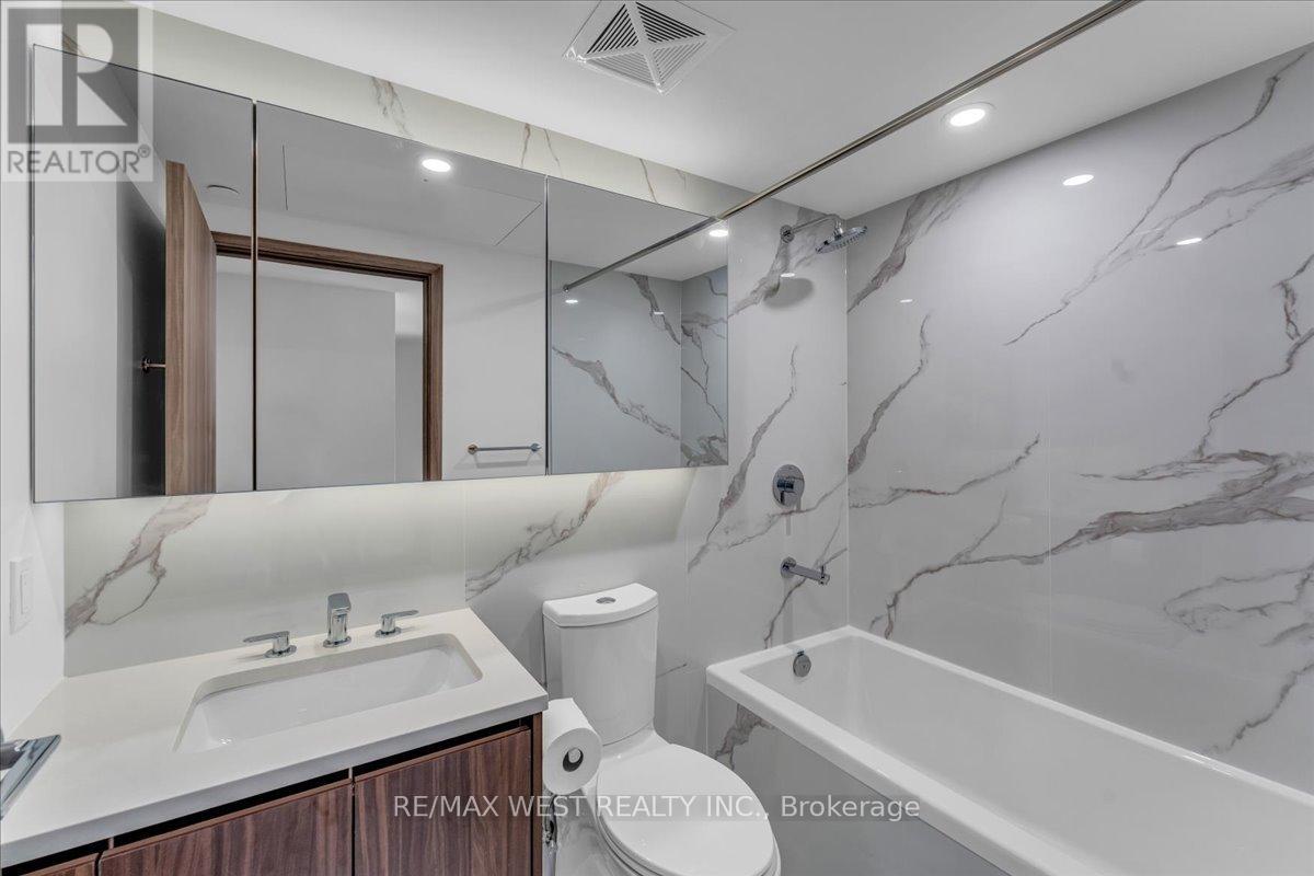 5709 - 1 Concord Cityplace Way, Toronto, Ontario  M5V 0X3 - Photo 5 - C12982098