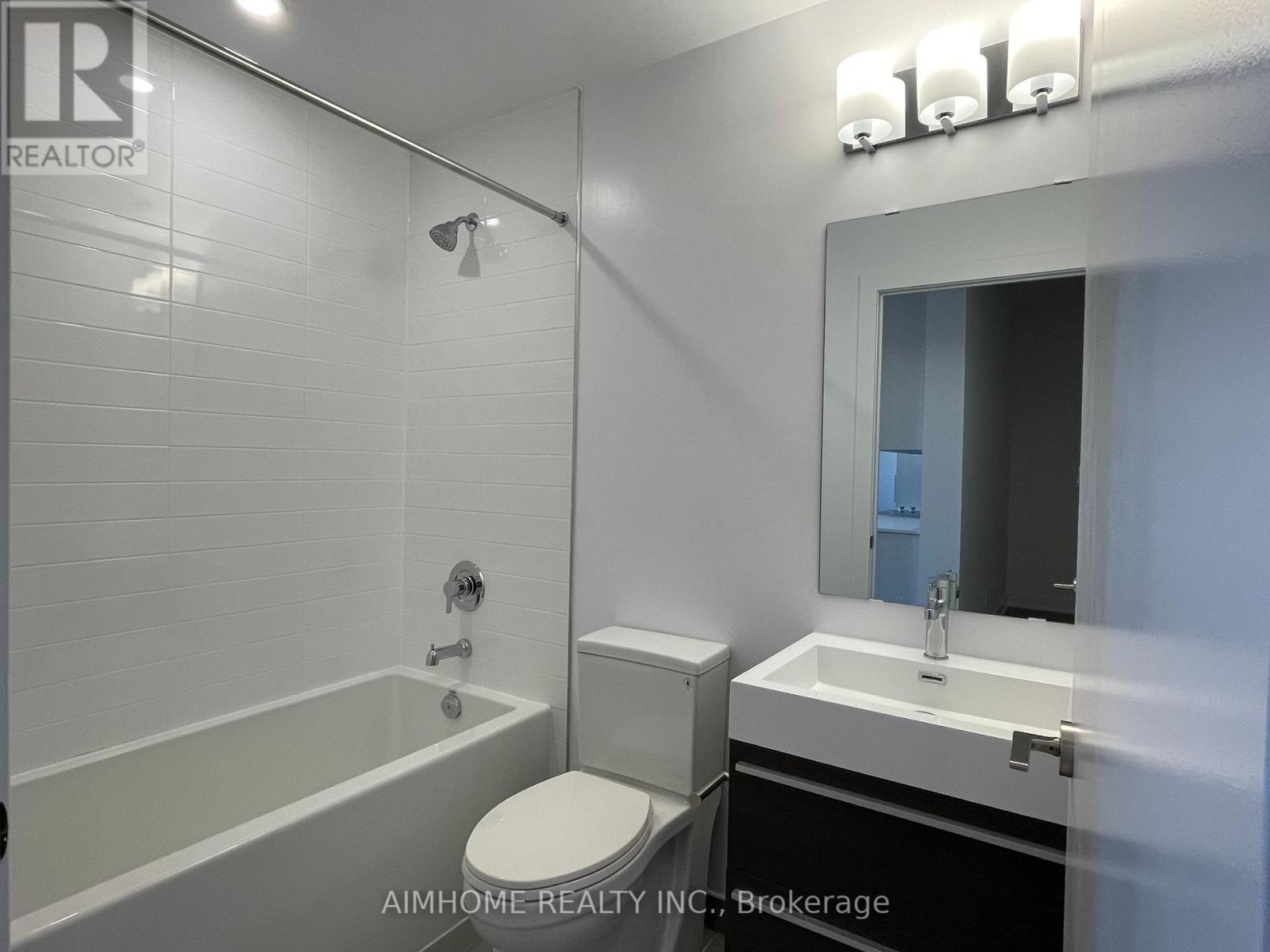 1905 - 181 Bedford Road, Toronto, Ontario  M5R 3P8 - Photo 10 - C12982188