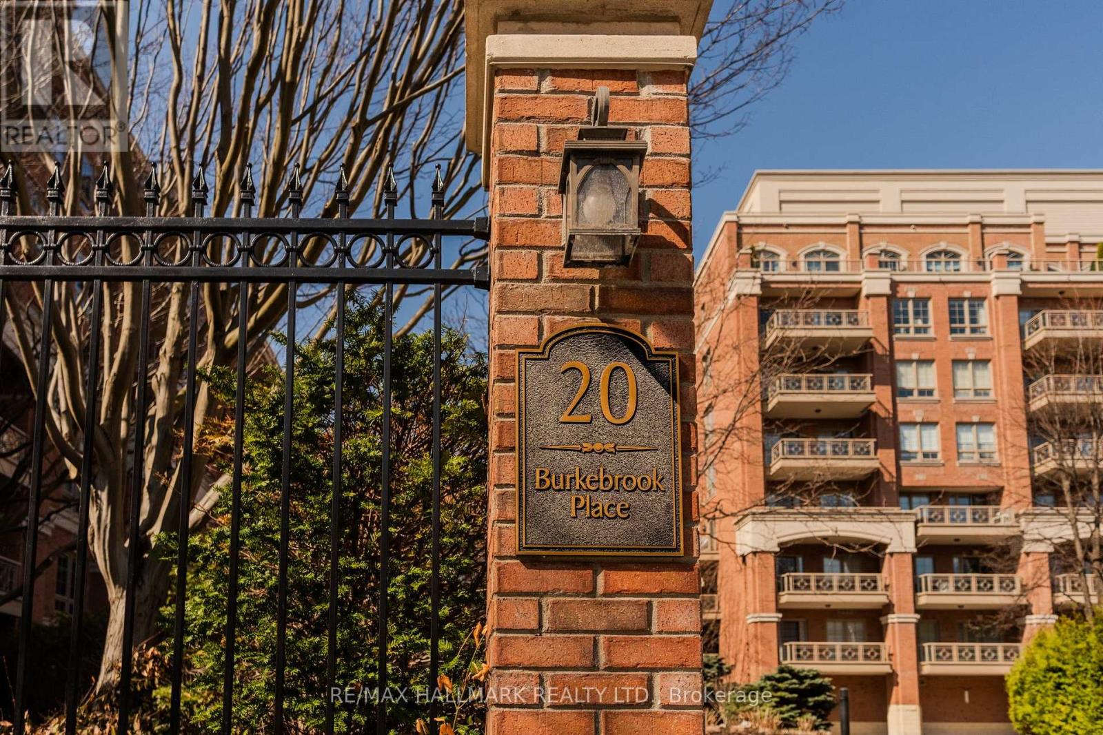 407 - 20 BURKEBROOK PLACE, Toronto, Ontario