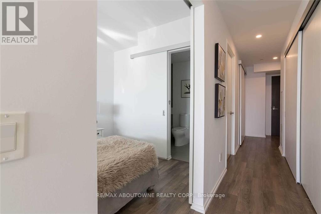 1811 - 197 Yonge Street, Toronto, Ontario  M5B 0C1 - Photo 10 - C12982294