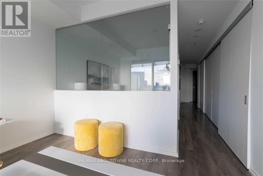 1811 - 197 Yonge Street, Toronto, Ontario  M5B 0C1 - Photo 11 - C12982294