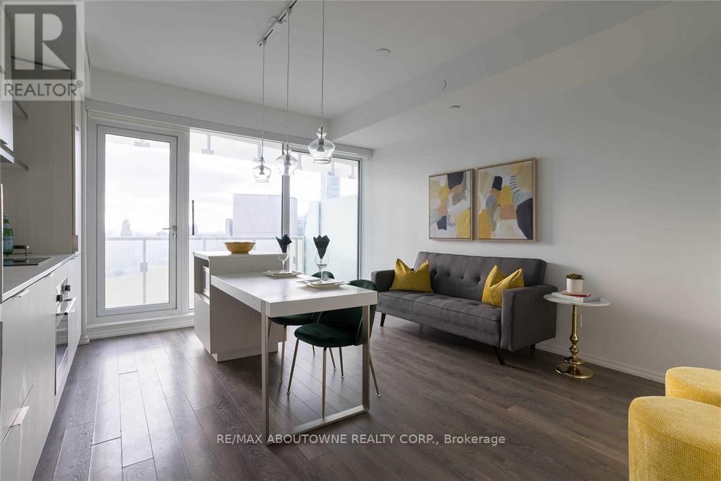 1811 - 197 Yonge Street, Toronto, Ontario  M5B 0C1 - Photo 12 - C12982294