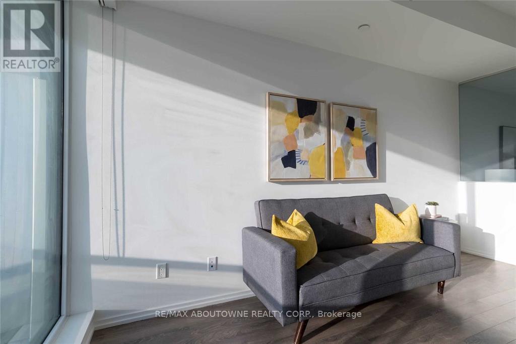 1811 - 197 Yonge Street, Toronto, Ontario  M5B 0C1 - Photo 13 - C12982294