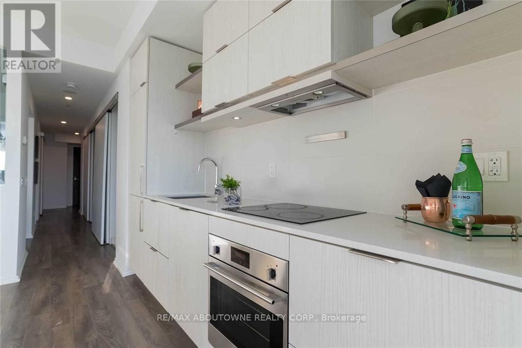 1811 - 197 Yonge Street, Toronto, Ontario  M5B 0C1 - Photo 21 - C12982294