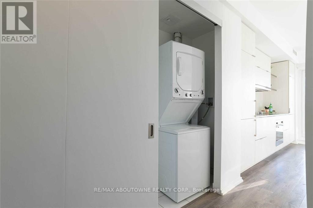 1811 - 197 Yonge Street, Toronto, Ontario  M5B 0C1 - Photo 22 - C12982294