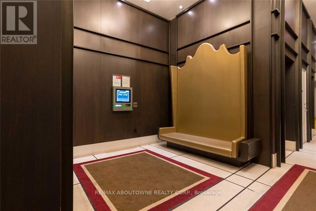 1811 - 197 Yonge Street, Toronto, Ontario  M5B 0C1 - Photo 31 - C12982294