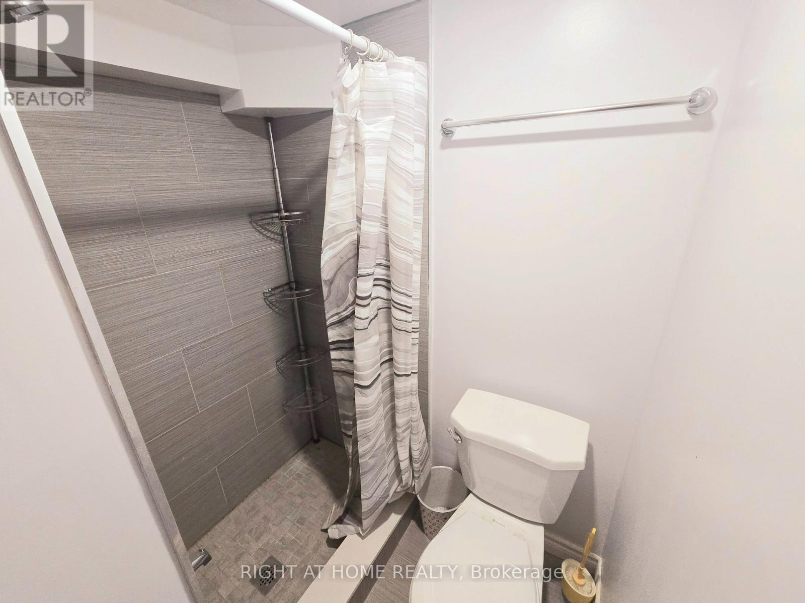 Main - 685 Greenwood Avenue, Toronto, Ontario  M4J 4B6 - Photo 12 - E12982178