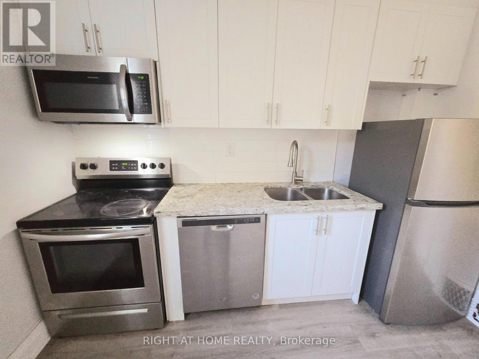 Main - 685 Greenwood Avenue, Toronto, Ontario  M4J 4B6 - Photo 5 - E12982178