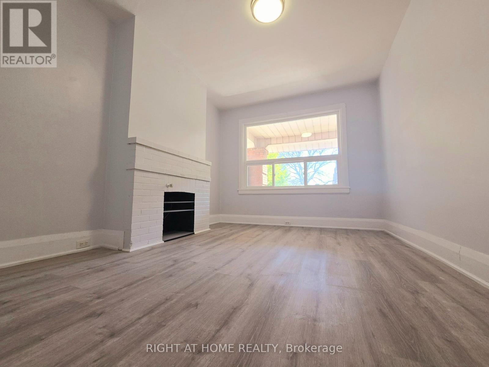 Main - 685 Greenwood Avenue, Toronto, Ontario  M4J 4B6 - Photo 8 - E12982178