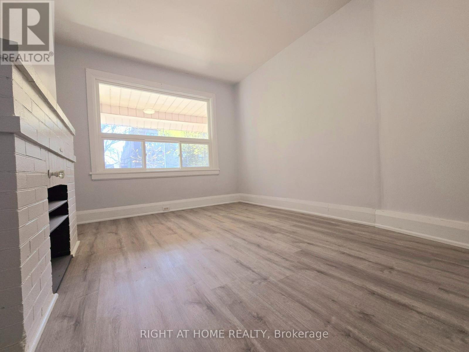 Main - 685 Greenwood Avenue, Toronto, Ontario  M4J 4B6 - Photo 9 - E12982178