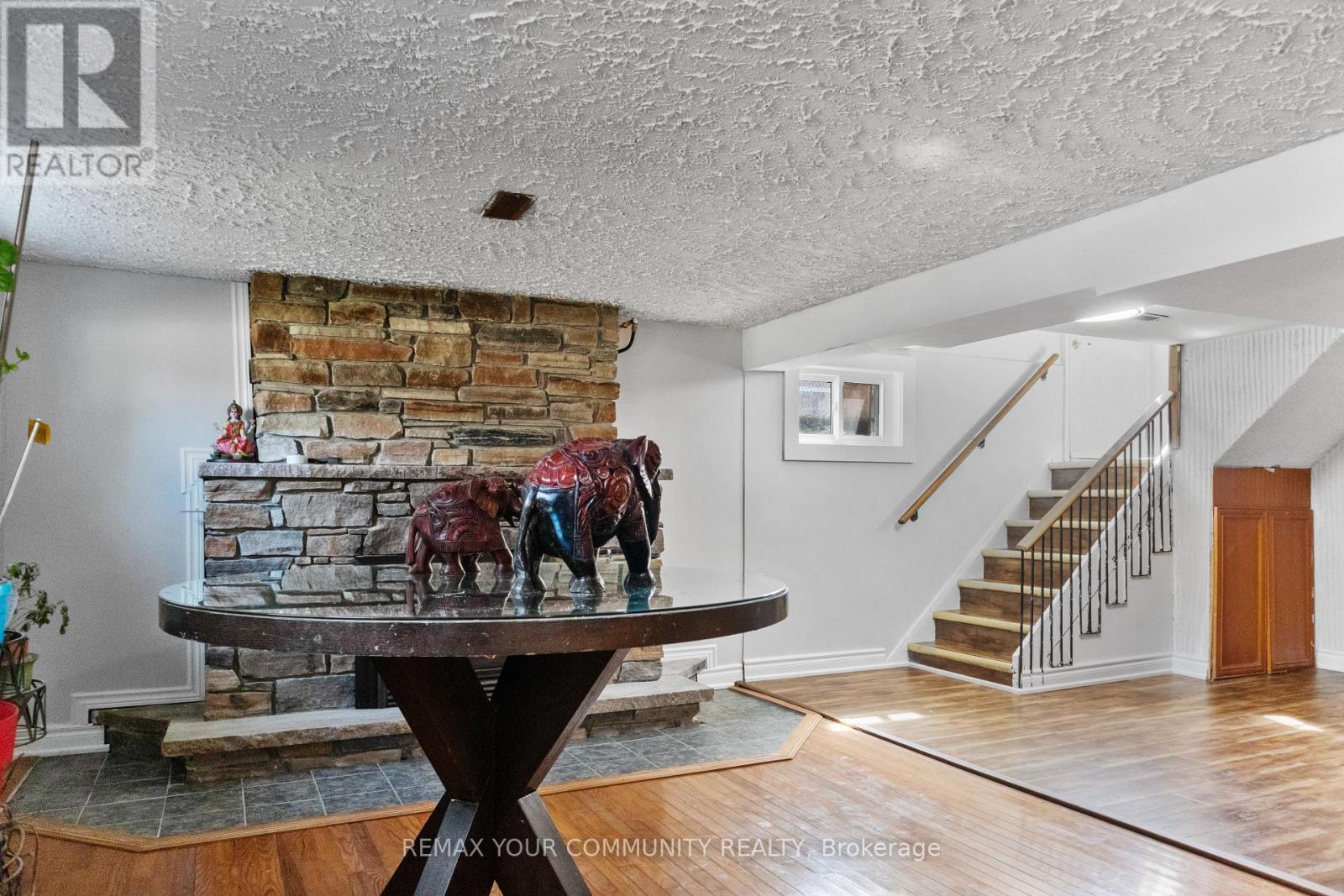 Lower - 2 Emmeline Crescent, Toronto, Ontario  M1S 1L2 - Photo 2 - E12982254