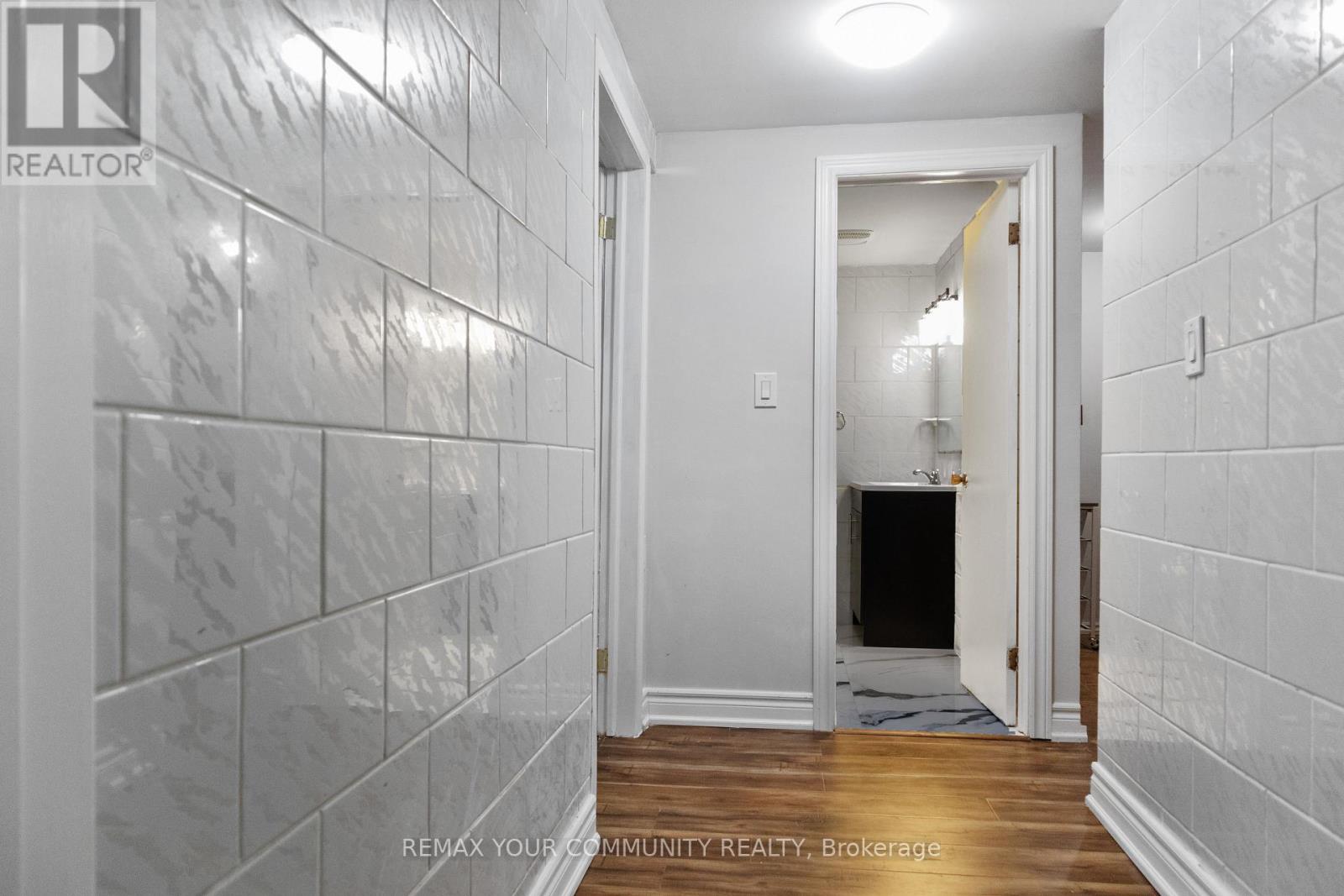 Lower - 2 Emmeline Crescent, Toronto, Ontario  M1S 1L2 - Photo 8 - E12982254