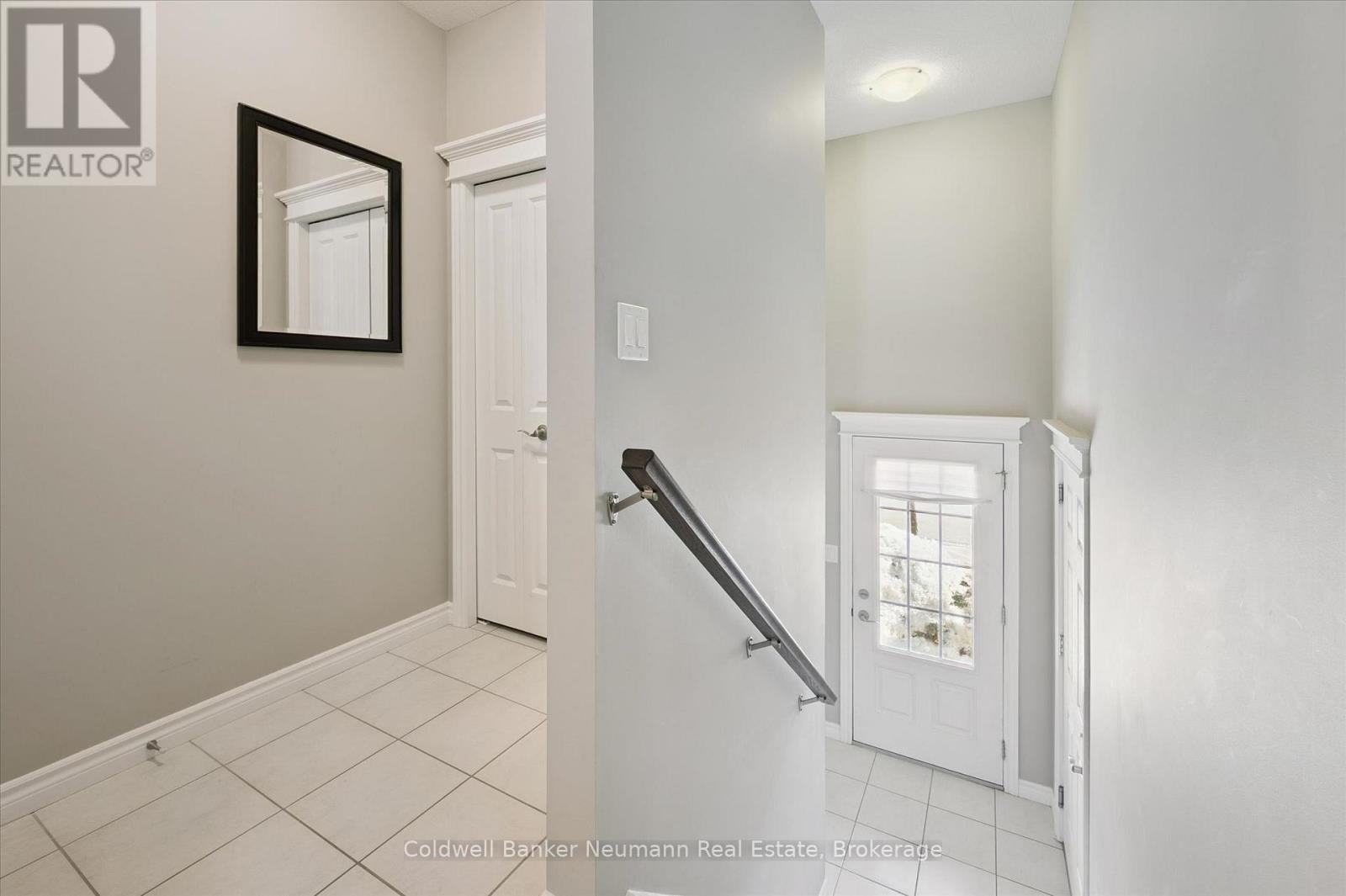 6 - 146 Downey Road, Guelph, Ontario  N1C 0A2 - Photo 3 - X12976368