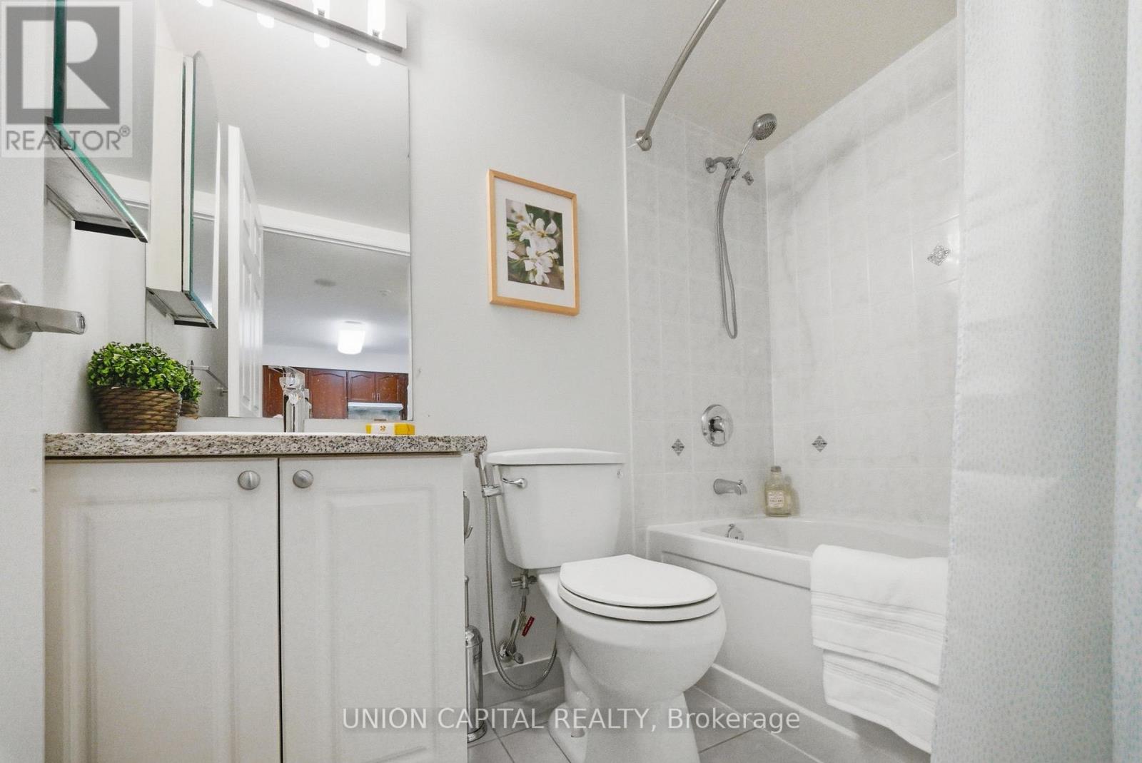 211 - 35 Hollywood Avenue, Toronto, Ontario  M2N 0A9 - Photo 19 - C12975548