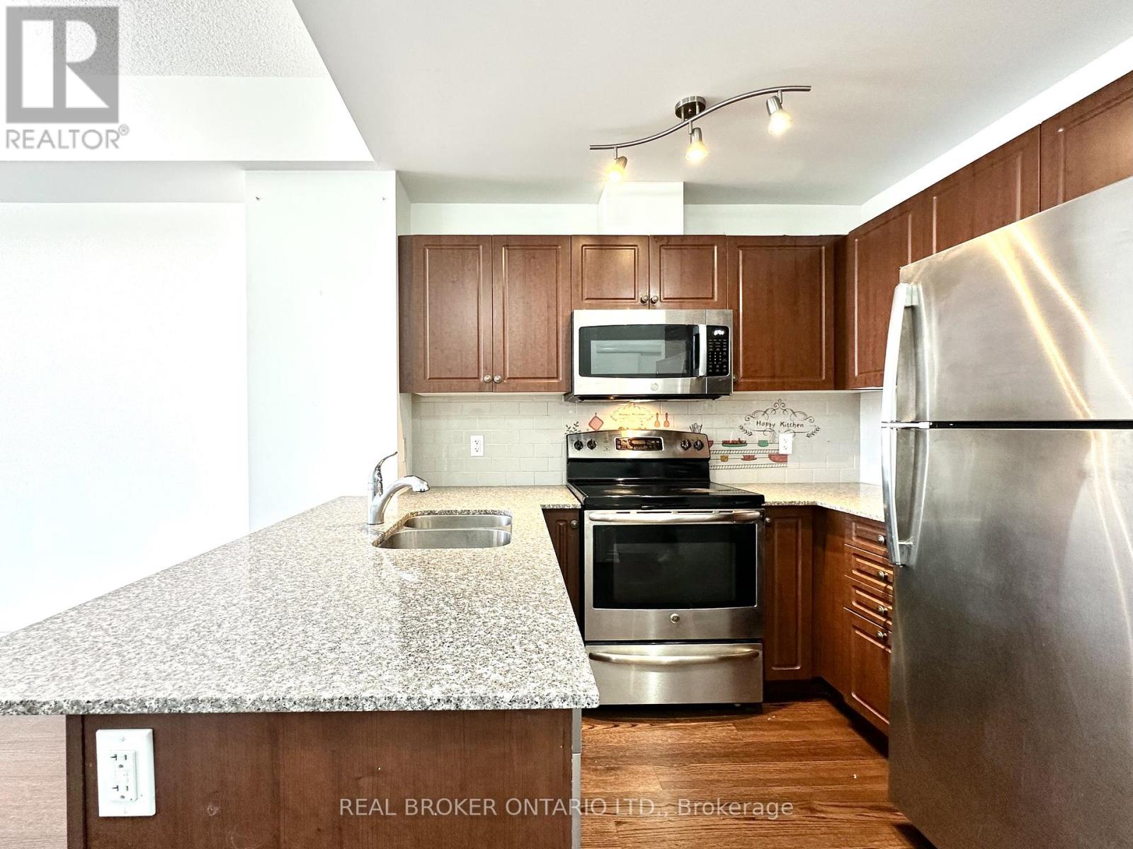 404 - 68 Main Street N, Markham, Ontario  L3P 0N5 - Photo 2 - N12980612