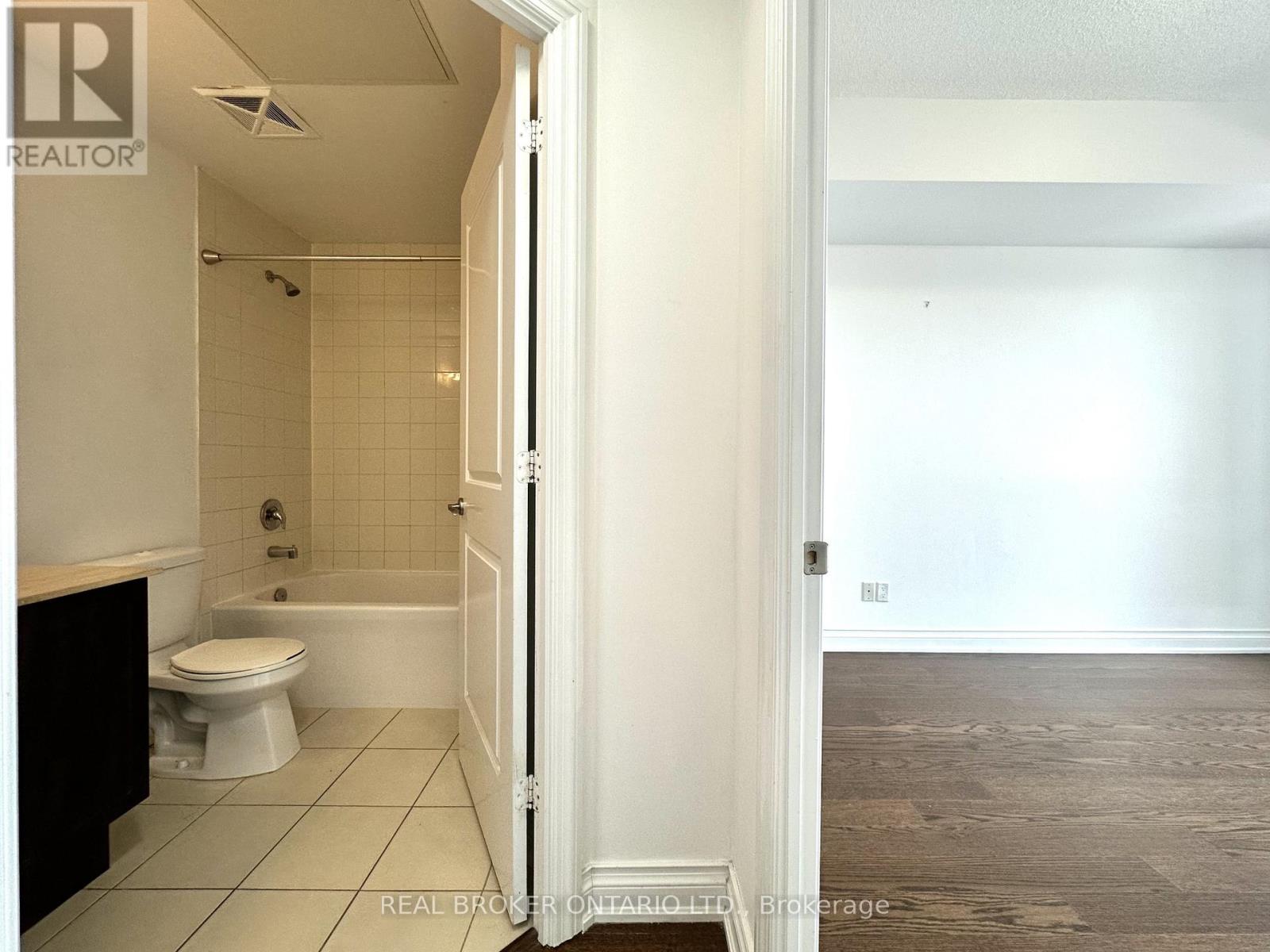 404 - 68 Main Street N, Markham, Ontario  L3P 0N5 - Photo 18 - N12980612