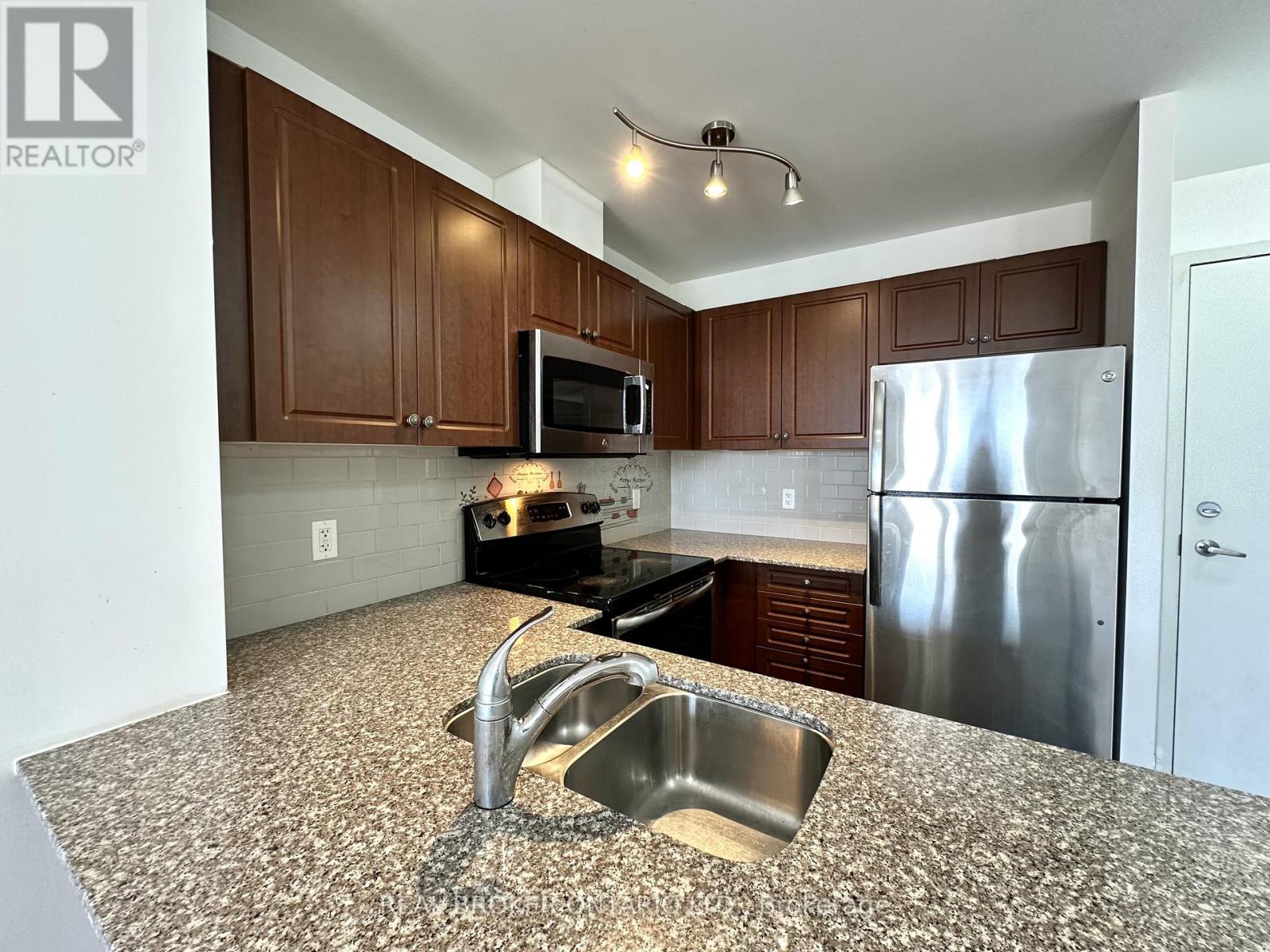 404 - 68 Main Street N, Markham, Ontario  L3P 0N5 - Photo 4 - N12980612