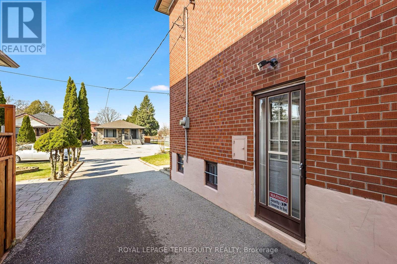 141 Harding Avenue, Toronto, Ontario  M6M 3A7 - Photo 24 - W12800622