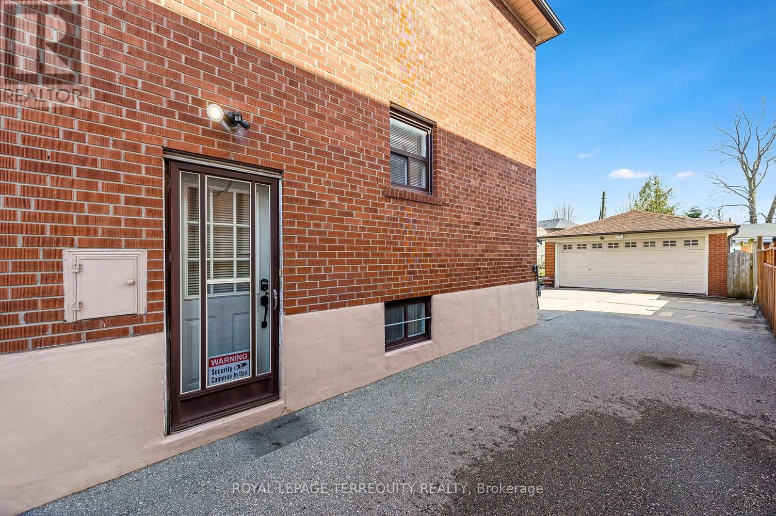 141 Harding Avenue, Toronto, Ontario  M6M 3A7 - Photo 25 - W12800622