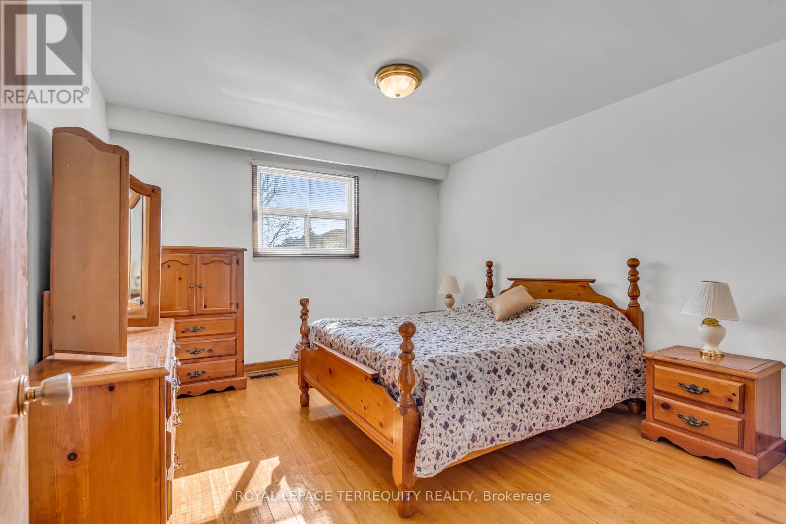 141 Harding Avenue, Toronto, Ontario  M6M 3A7 - Photo 13 - W12800622
