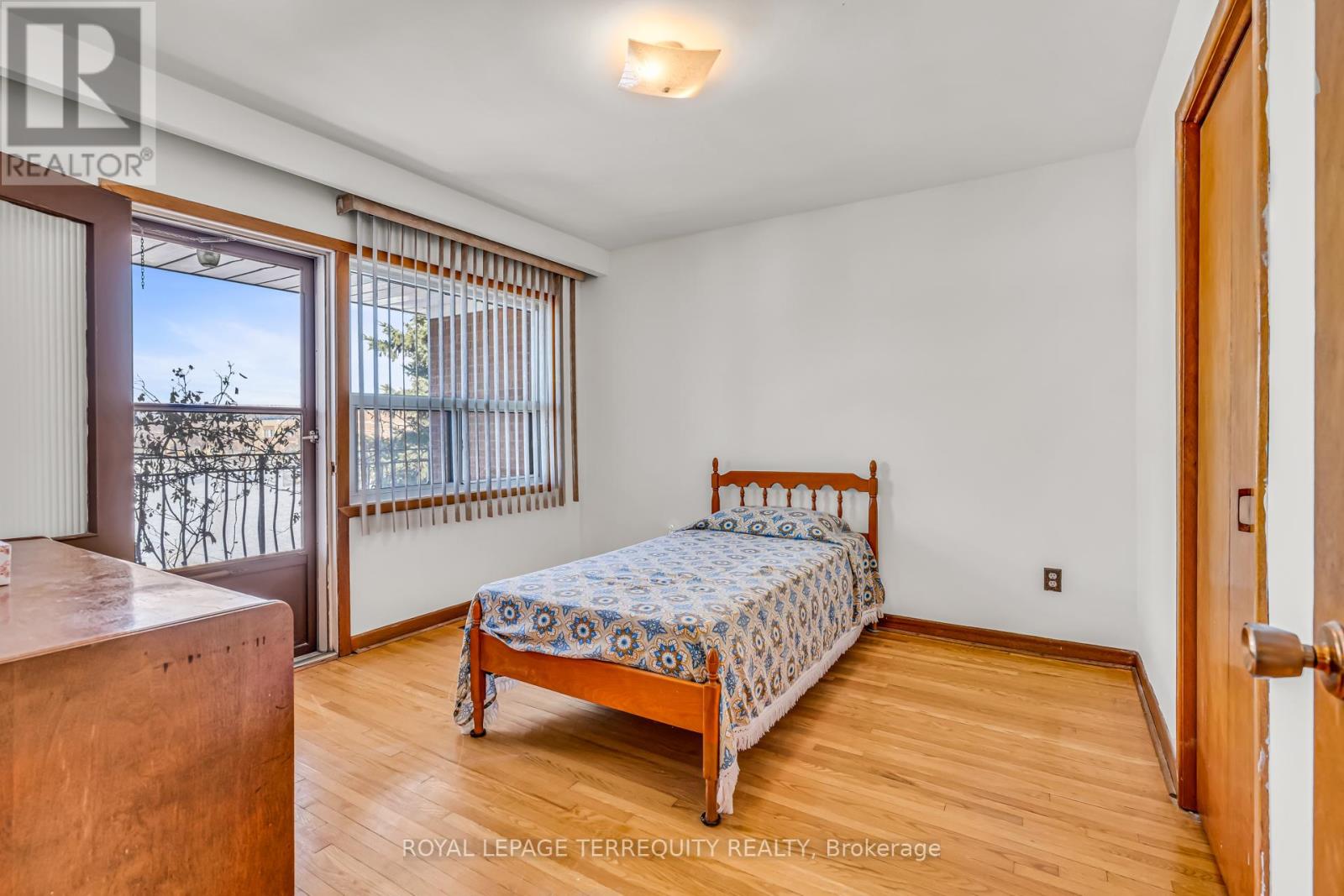 141 Harding Avenue, Toronto, Ontario  M6M 3A7 - Photo 15 - W12800622