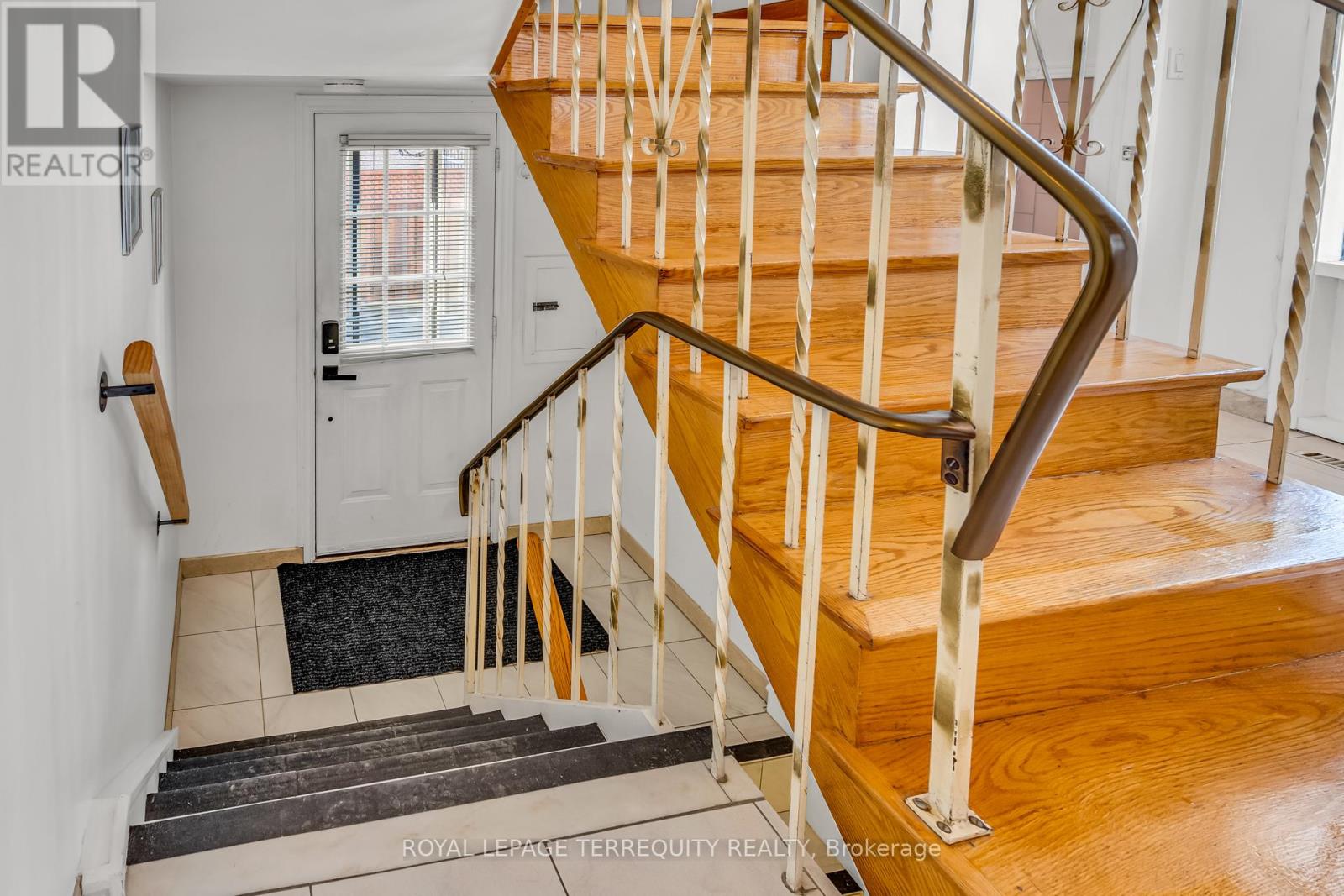 141 Harding Avenue, Toronto, Ontario  M6M 3A7 - Photo 18 - W12800622