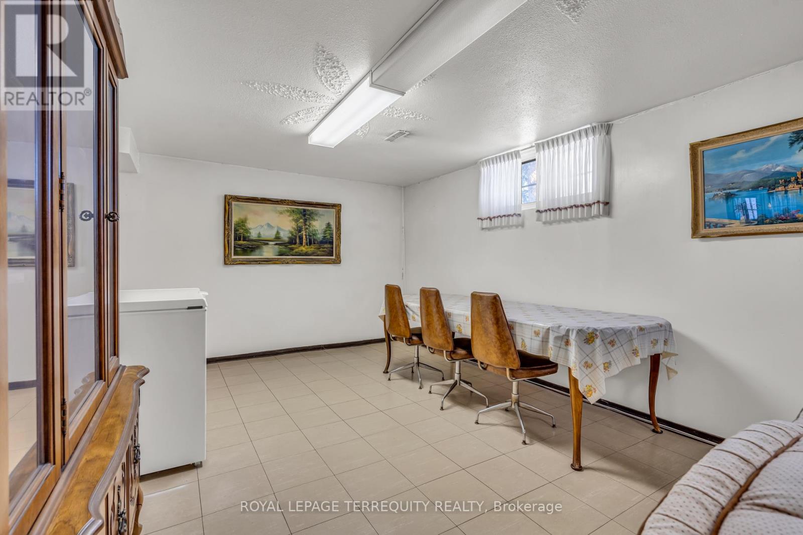 141 Harding Avenue, Toronto, Ontario  M6M 3A7 - Photo 21 - W12800622