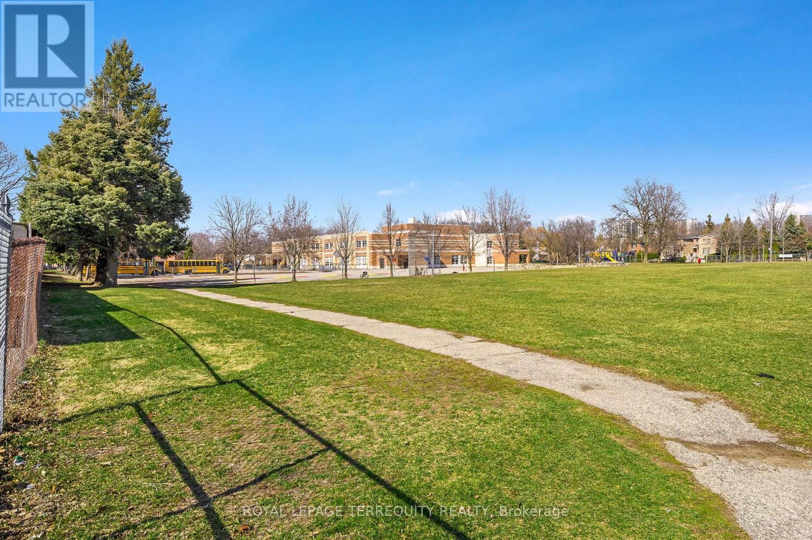 141 Harding Avenue, Toronto, Ontario  M6M 3A7 - Photo 32 - W12800622