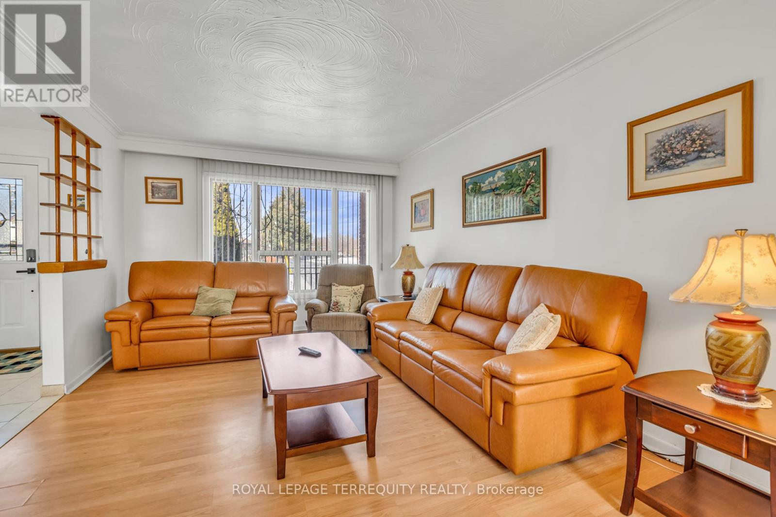 141 Harding Avenue, Toronto, Ontario  M6M 3A7 - Photo 5 - W12800622