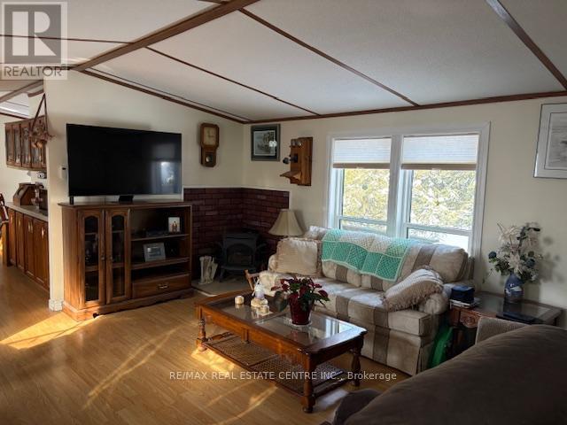 40 Maple Grove Village Road, Southgate, Ontario  N0C 1B0 - Photo 4 - X12838368