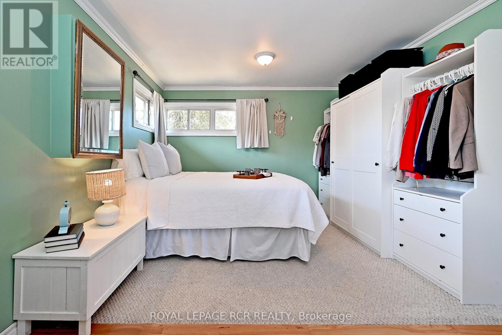 993 Barton Avenue, Georgina, Ontario  L4P 3E9 - Photo 17 - N12981912