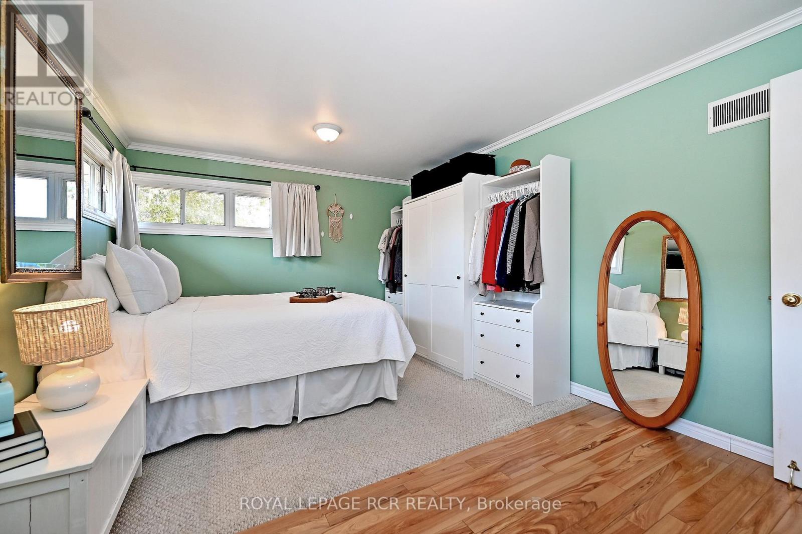 993 Barton Avenue, Georgina, Ontario  L4P 3E9 - Photo 18 - N12981912