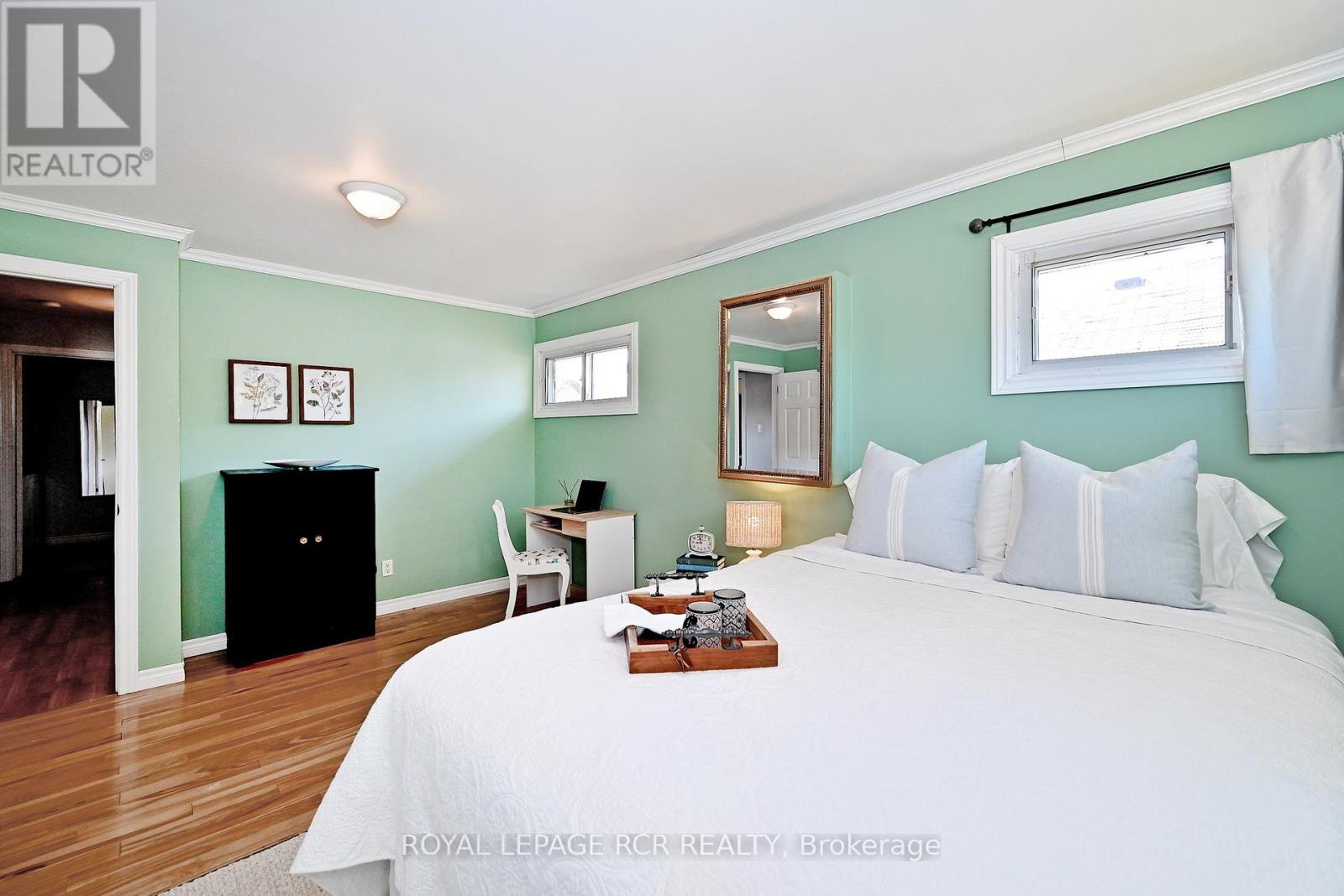 993 Barton Avenue, Georgina, Ontario  L4P 3E9 - Photo 19 - N12981912