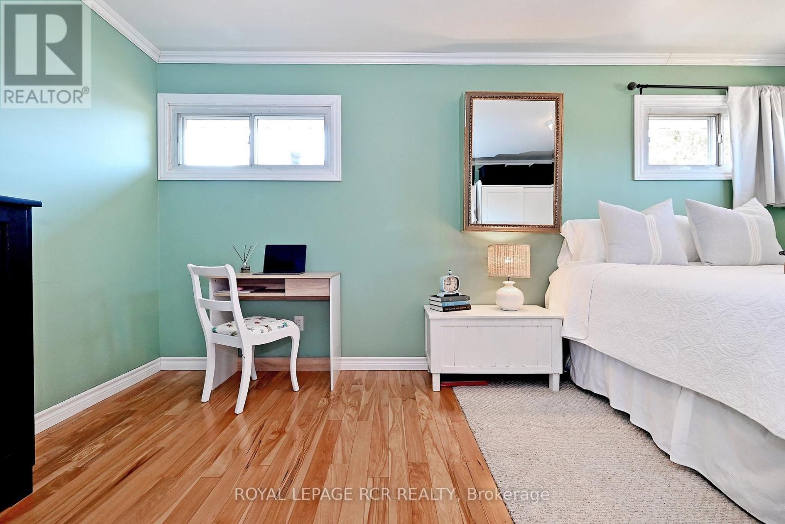 993 Barton Avenue, Georgina, Ontario  L4P 3E9 - Photo 20 - N12981912