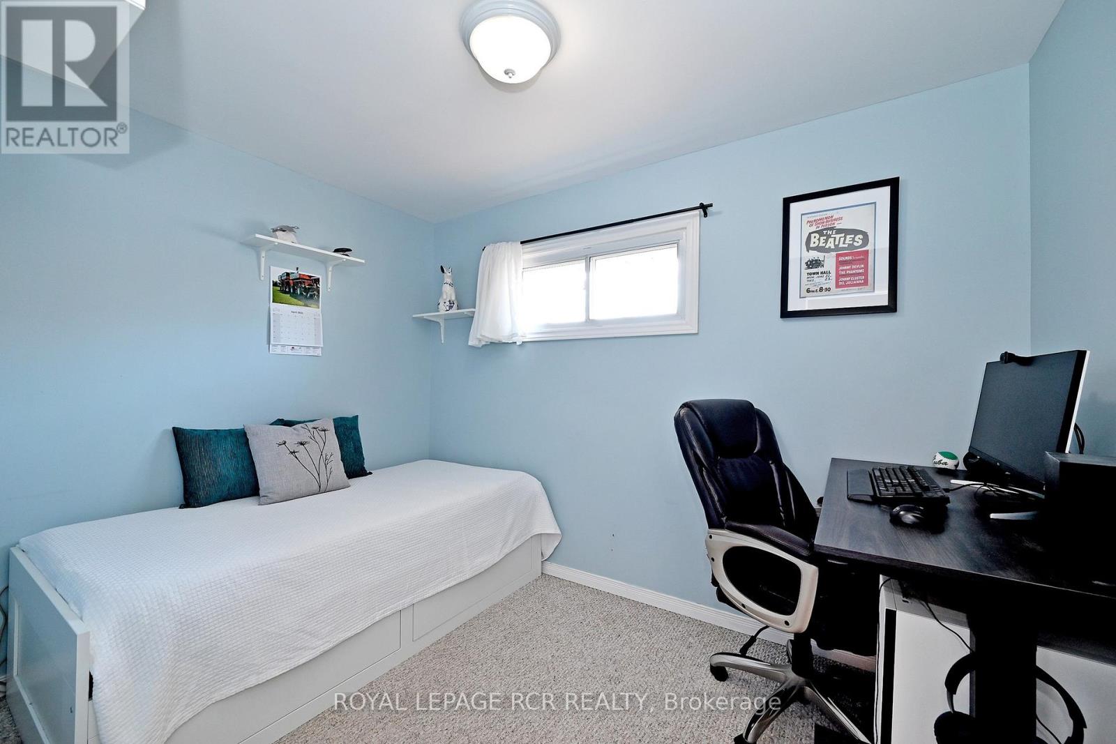 993 Barton Avenue, Georgina, Ontario  L4P 3E9 - Photo 21 - N12981912