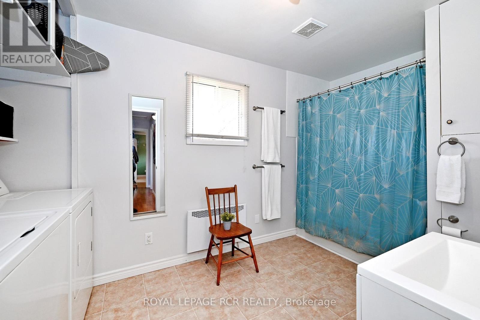 993 Barton Avenue, Georgina, Ontario  L4P 3E9 - Photo 22 - N12981912