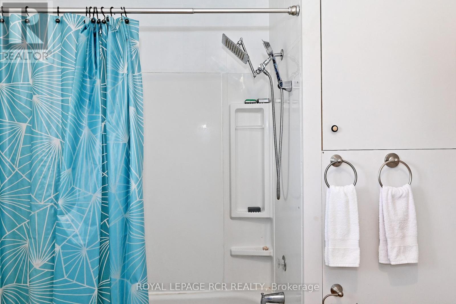 993 Barton Avenue, Georgina, Ontario  L4P 3E9 - Photo 23 - N12981912