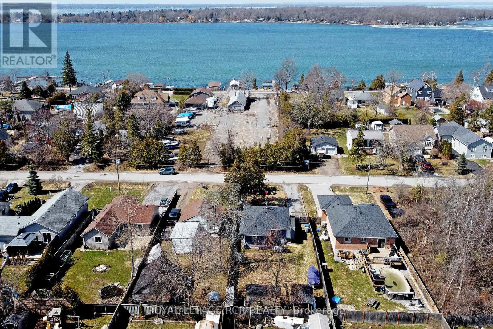 993 Barton Avenue, Georgina, Ontario  L4P 3E9 - Photo 36 - N12981912