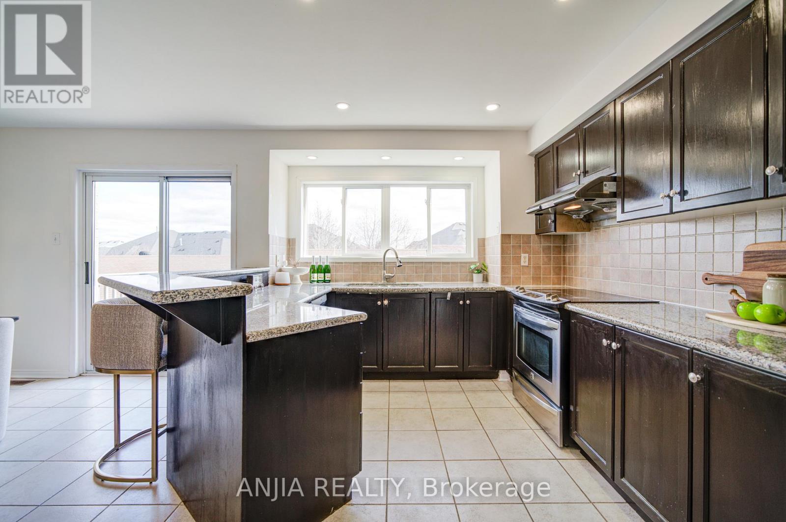 195 Shirley Drive, Richmond Hill, Ontario  L4S 1T3 - Photo 12 - N12981928